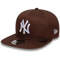 kepsar-platt-brun-snapback-9fifty-original-fit-league-essential-fran-new-york-yankees-mlb-av-new-era
