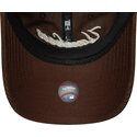 kepsar-bojd-brun-justerbart-band-9twenty-cord-script-fran-new-york-yankees-mlb-av-new-era