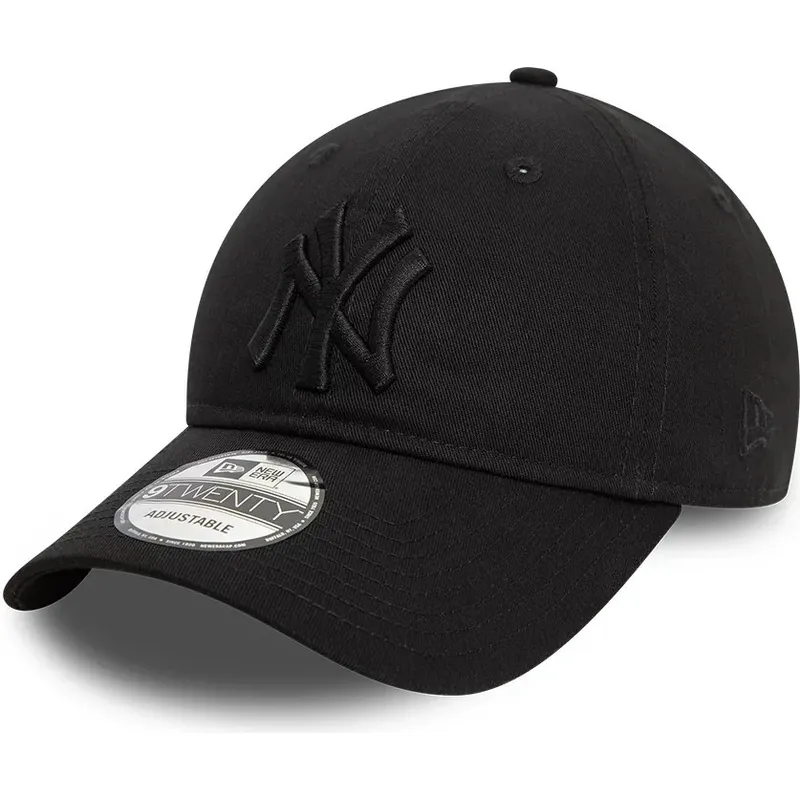 svart-bojd-justerbar-keps-med-svart-logotyp-9twenty-league-essential-fran-new-york-yankees-mlb-av-new-era