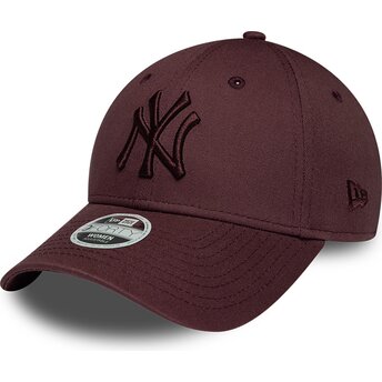 Kepsar böjd röd justerbart band 9FORTY League Essential från New York Yankees MLB av New Era