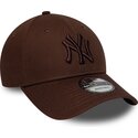 kepsar-bojd-brun-justerbart-band-9forty-league-essential-fran-new-york-yankees-mlb-av-new-era
