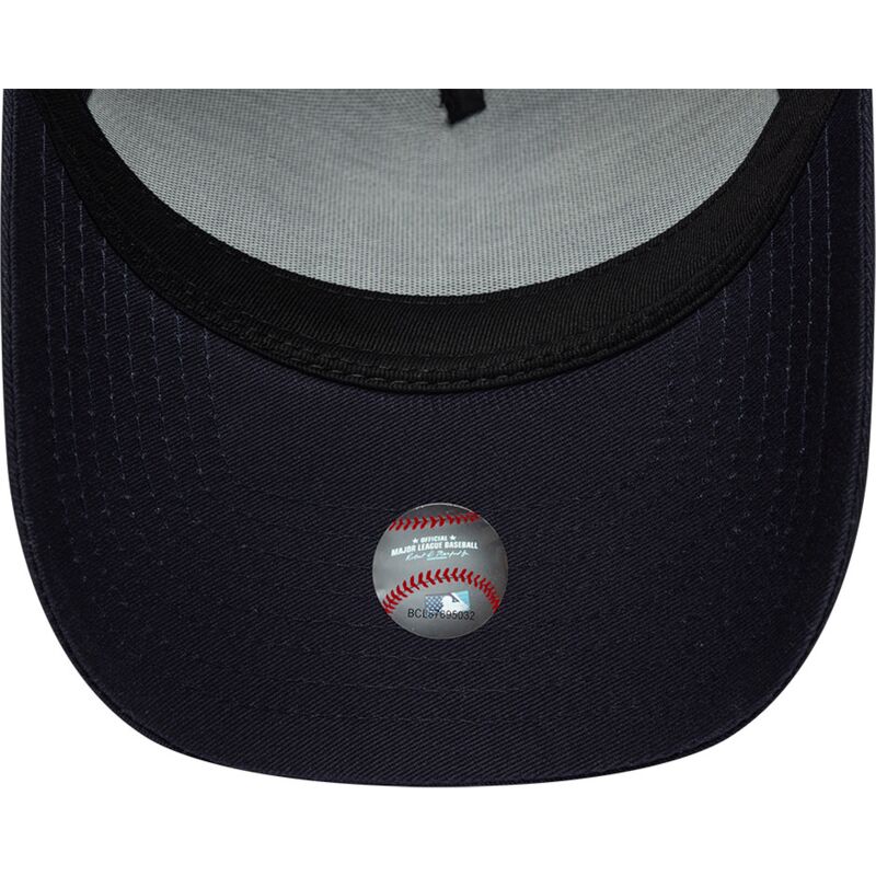 kepsar-bojd-marinbla-snapback-9forty-e-frame-team-outline-fran-new-york-yankees-mlb-av-new-era