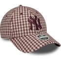 kepsar-bojd-rod-justerbart-band-9forty-m-crown-houndstooth-fran-new-york-yankees-mlb-av-new-era