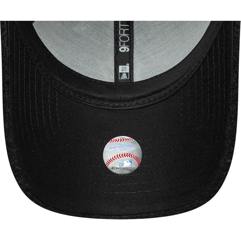 kepsar-bojd-svart-snapback-9forty-winter-borg-fran-new-york-yankees-mlb-av-new-era