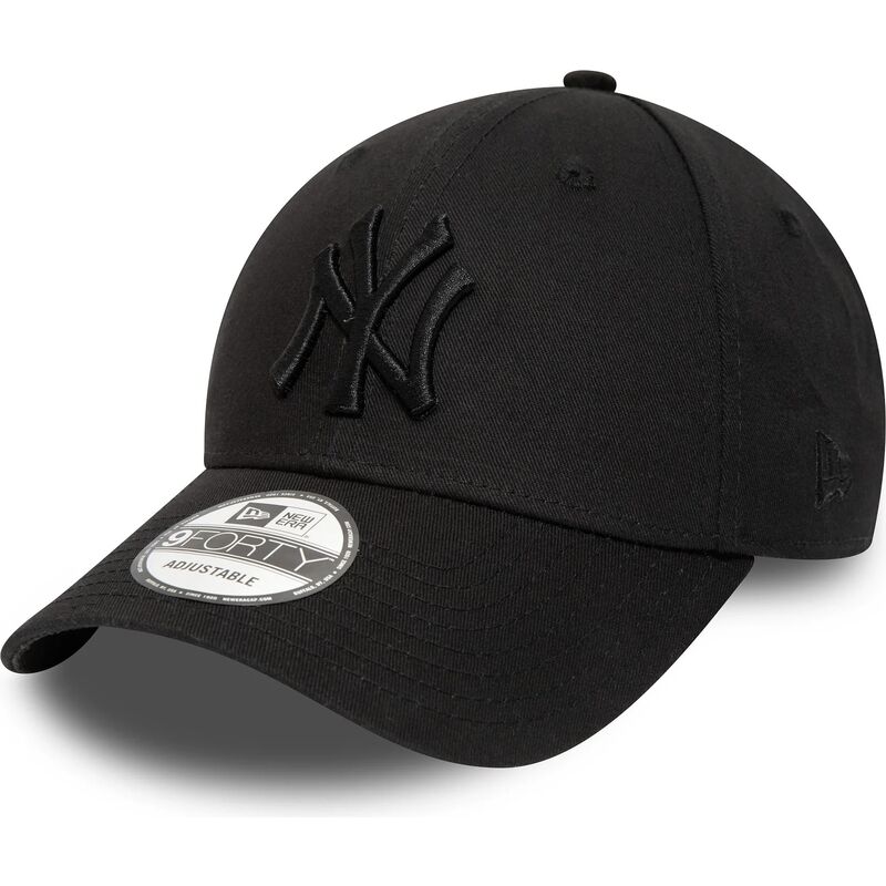 svart-bojd-justerbar-keps-med-svart-logotyp-9forty-league-essential-fran-new-york-yankees-mlb-av-new-era