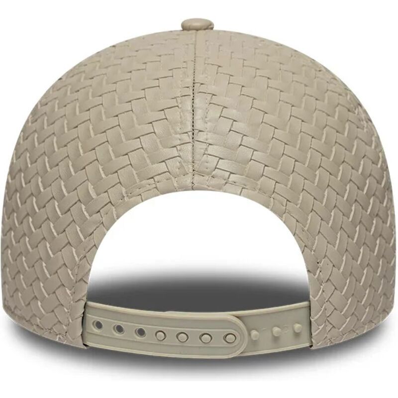 kepsar-bojd-beige-justerbart-band-9forty-pu-weave-fran-new-york-yankees-mlb-av-new-era