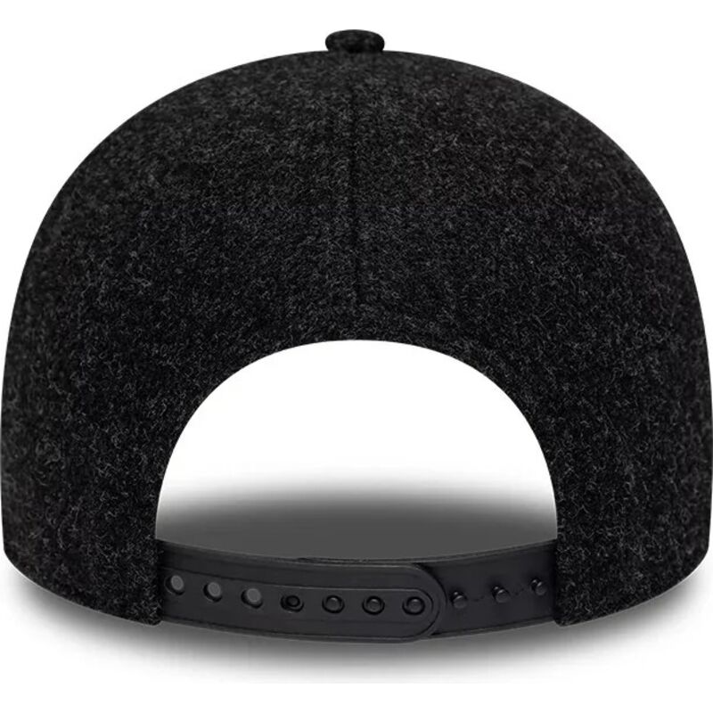 kepsar-bojd-svart-justerbart-band-9forty-winter-fran-new-york-yankees-mlb-av-new-era