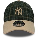 kepsar-bojd-gron-justerbart-band-9twenty-mix-check-fran-new-york-yankees-mlb-av-new-era
