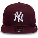 kepsar-platt-rod-snapback-9fifty-original-fit-league-essential-fran-new-york-yankees-mlb-av-new-era
