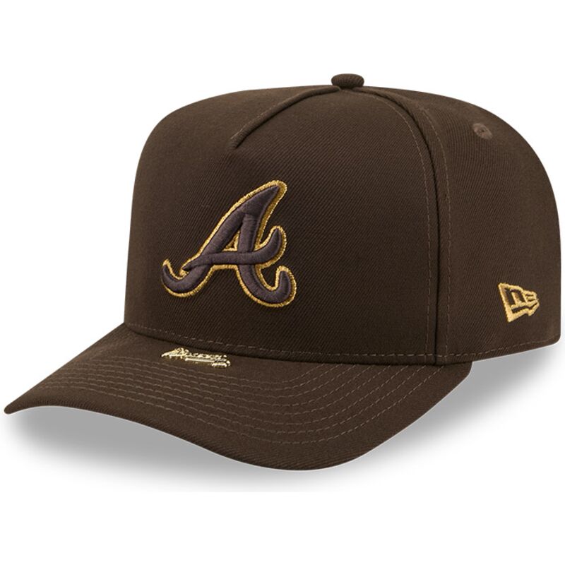 kepsar-bojd-brun-snapback-9fifty-a-frame-precurved-visor-pin-fran-atlanta-braves-mlb-av-new-era