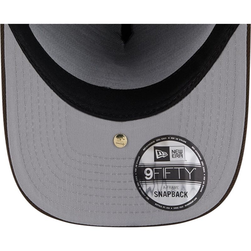 kepsar-bojd-brun-snapback-9fifty-a-frame-precurved-visor-pin-fran-atlanta-braves-mlb-av-new-era