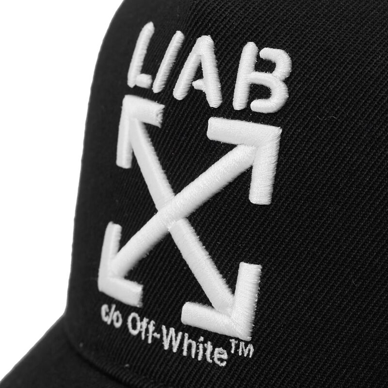 kepsar-bojd-svart-snapback-clamp-arrows-av-l-ab-c-o-off-white kepsar-bojd-svart-snapback-clamp-arrows-av-l-ab-c-o-off-white
