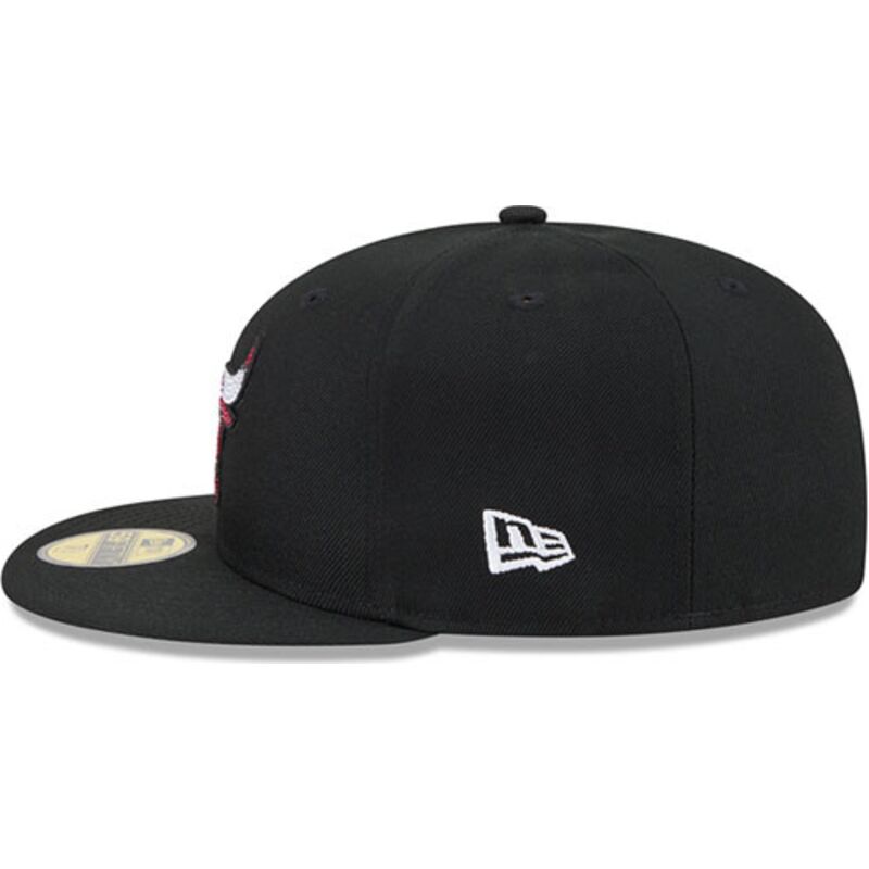 kepsar-platt-svart-justerad-59fifty-rhinestone-badge-fran-chicago-bulls-nba-av-new-era