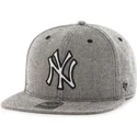 svart-flat-snapback-keps-med-denimtyg-fran-mlb-new-york-yankees-av-47-brand