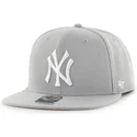 gra-platt-snapback-keps-med-denimtyg-mlb-new-york-yankees-fran-47-brand