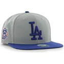 gra-platt-keps-med-bla-logotyp-snapback-med-mlb-los-angeles-dodgers-sidologotyp-fran-47-brand