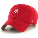 rod-keps-med-bojd-skarm-och-liten-mlb-new-york-yankees-logga-fran-47-brand