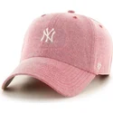 rod-bojd-skarmkeps-med-litet-vitt-mlb-new-york-yankees-logotyp-fran-47-brand