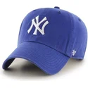 bla-keps-med-bojd-skarm-och-stort-mlb-new-york-yankees-logotyp-framtill-fran-47-brand